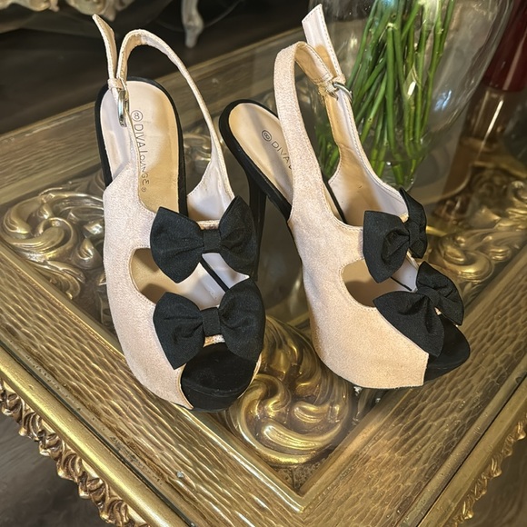 ๐ค๐Diva Lounge Felina 22 Black and Blush Bow Heels ๐๐ค - Picture 5 of 7